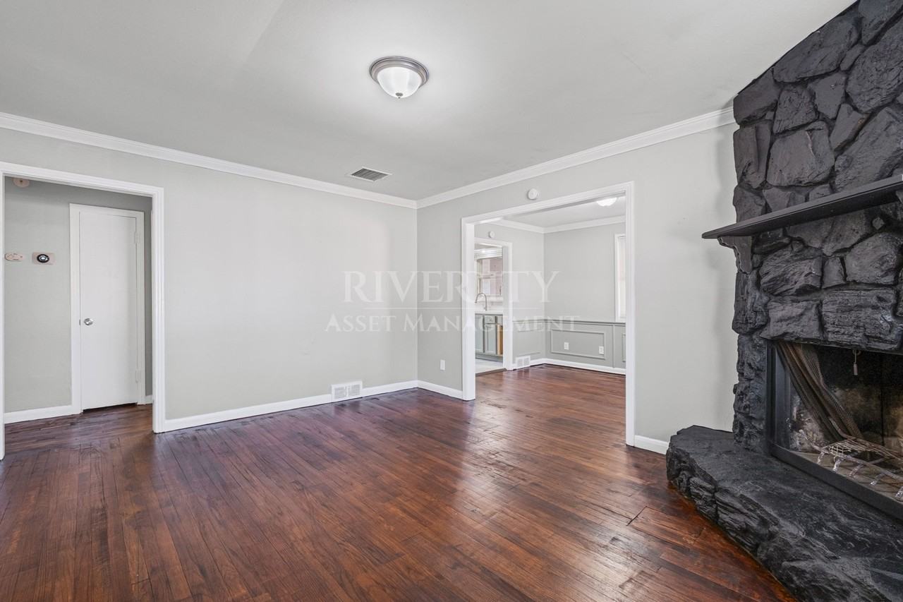 4229 Vann Ave #1 - Photo 5 of 18