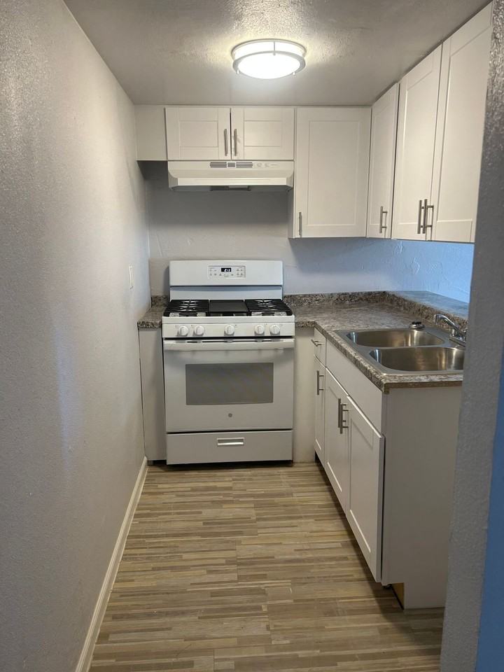 Utilities included! $500 moves you in. Restrictions apply* - Photo 6 of 31