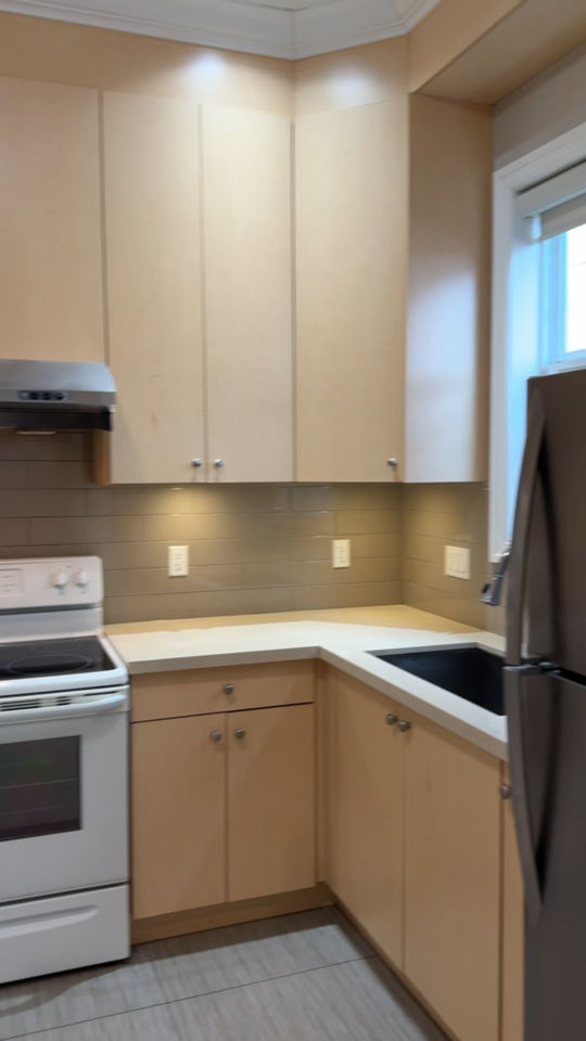 5650 Elsom Ave #1 - Photo 3 of 8