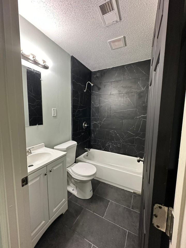 785 Dallas St #1 - Photo 4 of 8