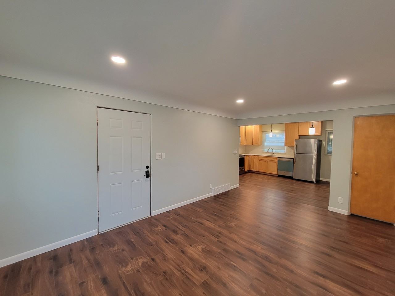 1319 W 5th St #1 - Photo 4 of 24