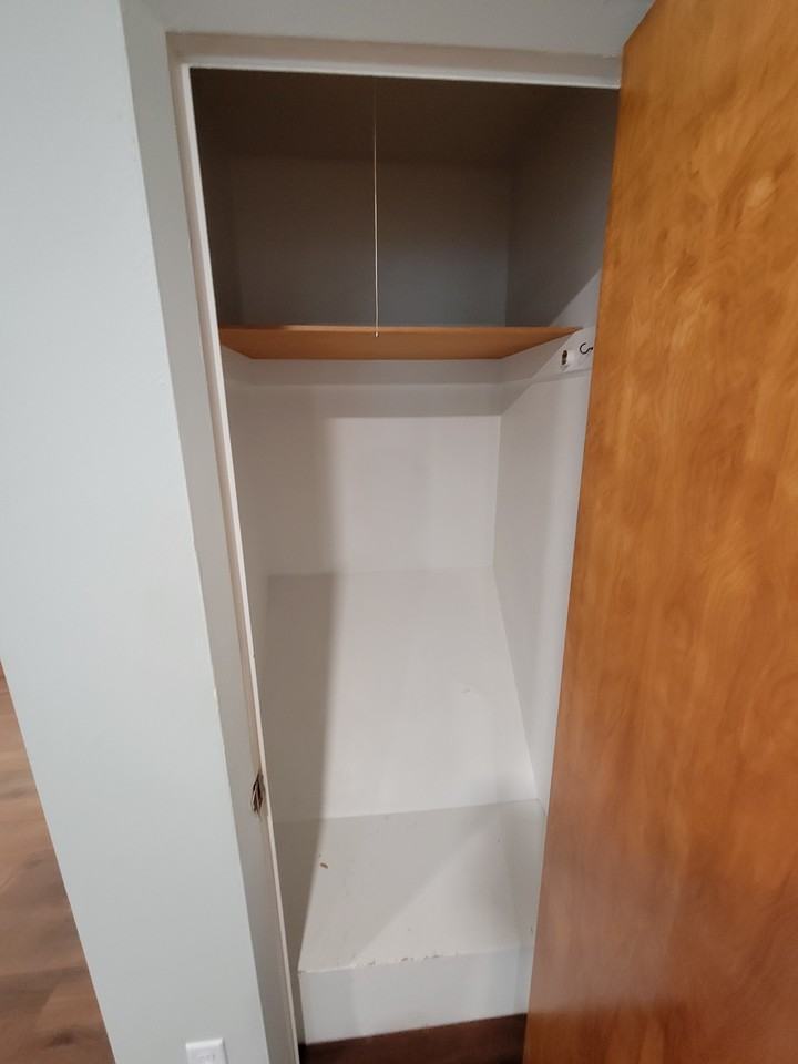 1319 W 5th St #1 - Photo 5 of 24