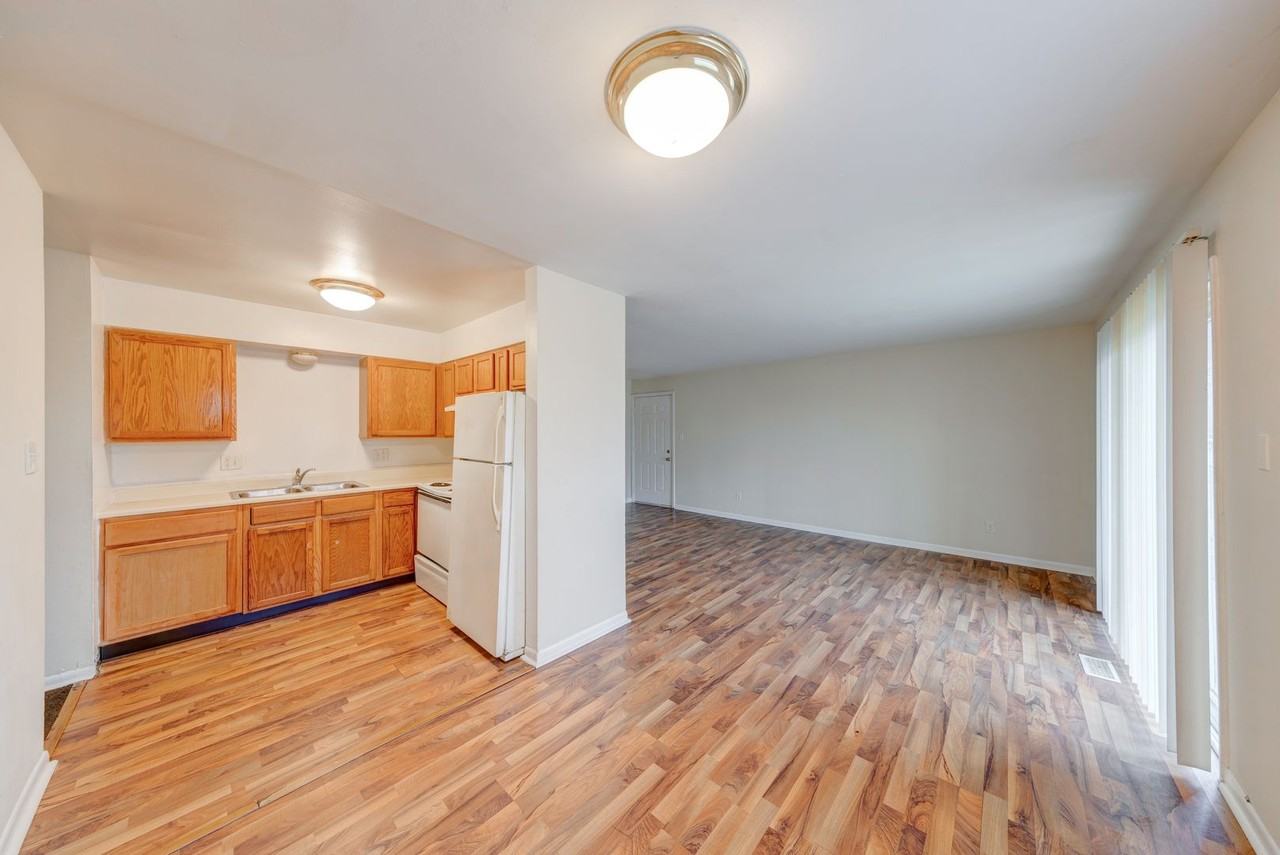 Lawrence Glen Apartments - Photo 6 of 46