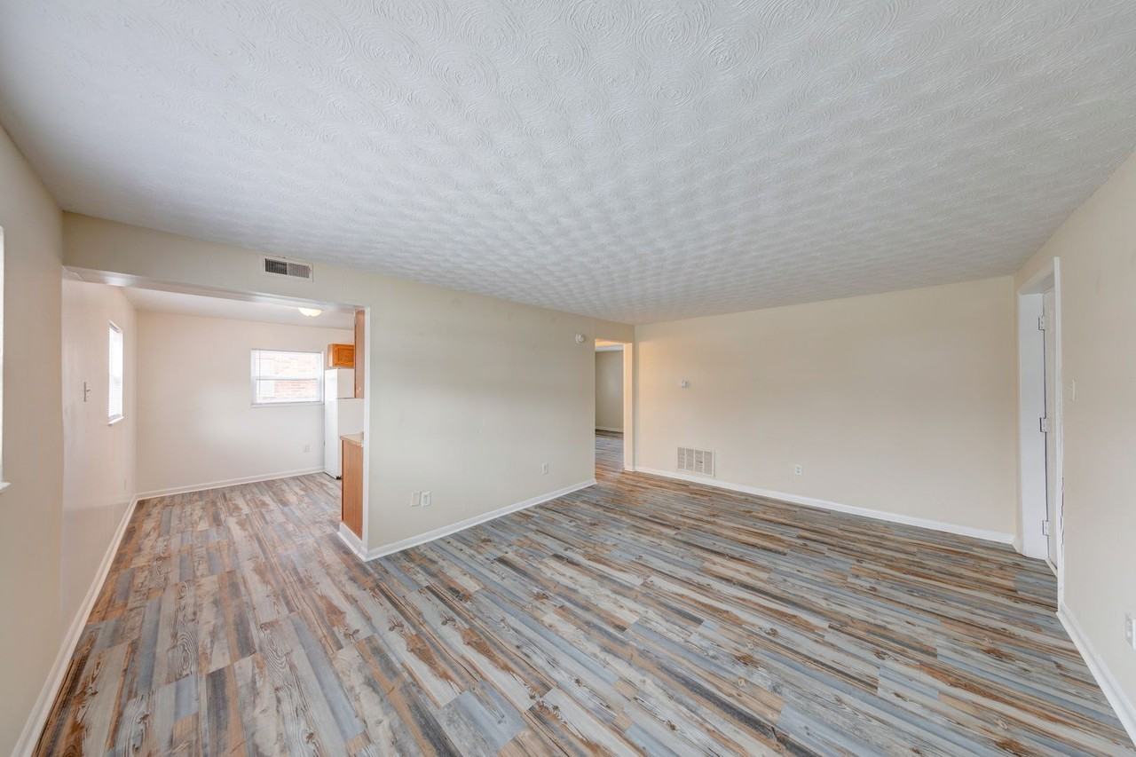 Lawrence Glen Apartments - Photo 4 of 34