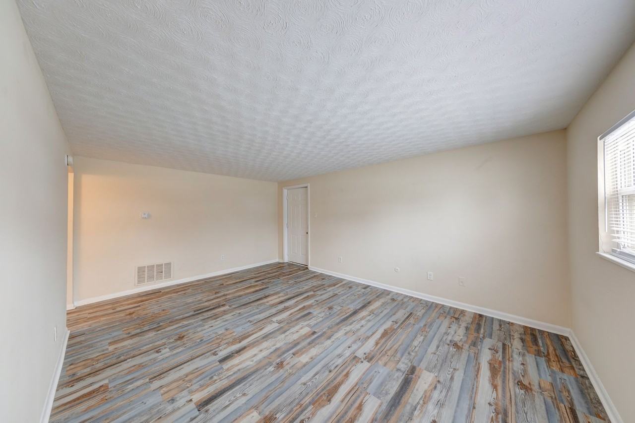 Lawrence Glen Apartments - Photo 5 of 34