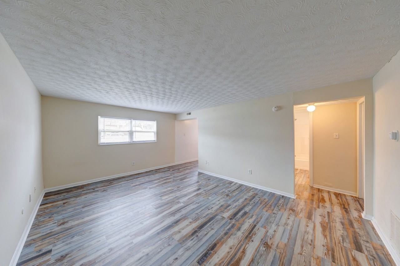 Lawrence Glen Apartments - Photo 7 of 34