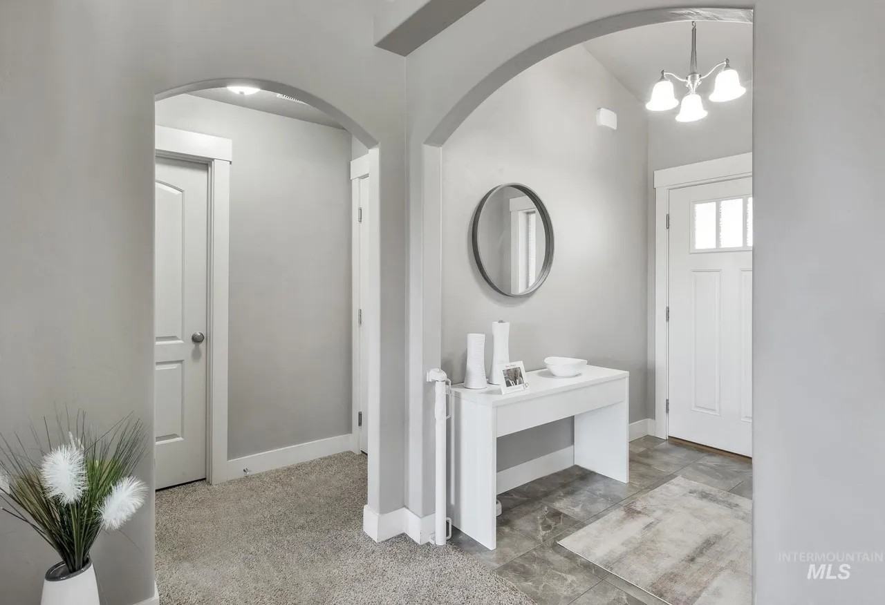 1025 Sw Bonnie St - Photo 4 of 21