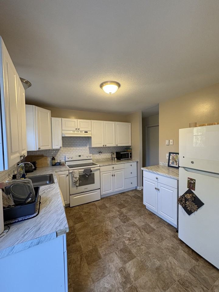 1 Edge Hill Rd #1 - Photo 2 of 14