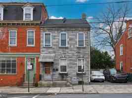 featured image of 506 W King St #2