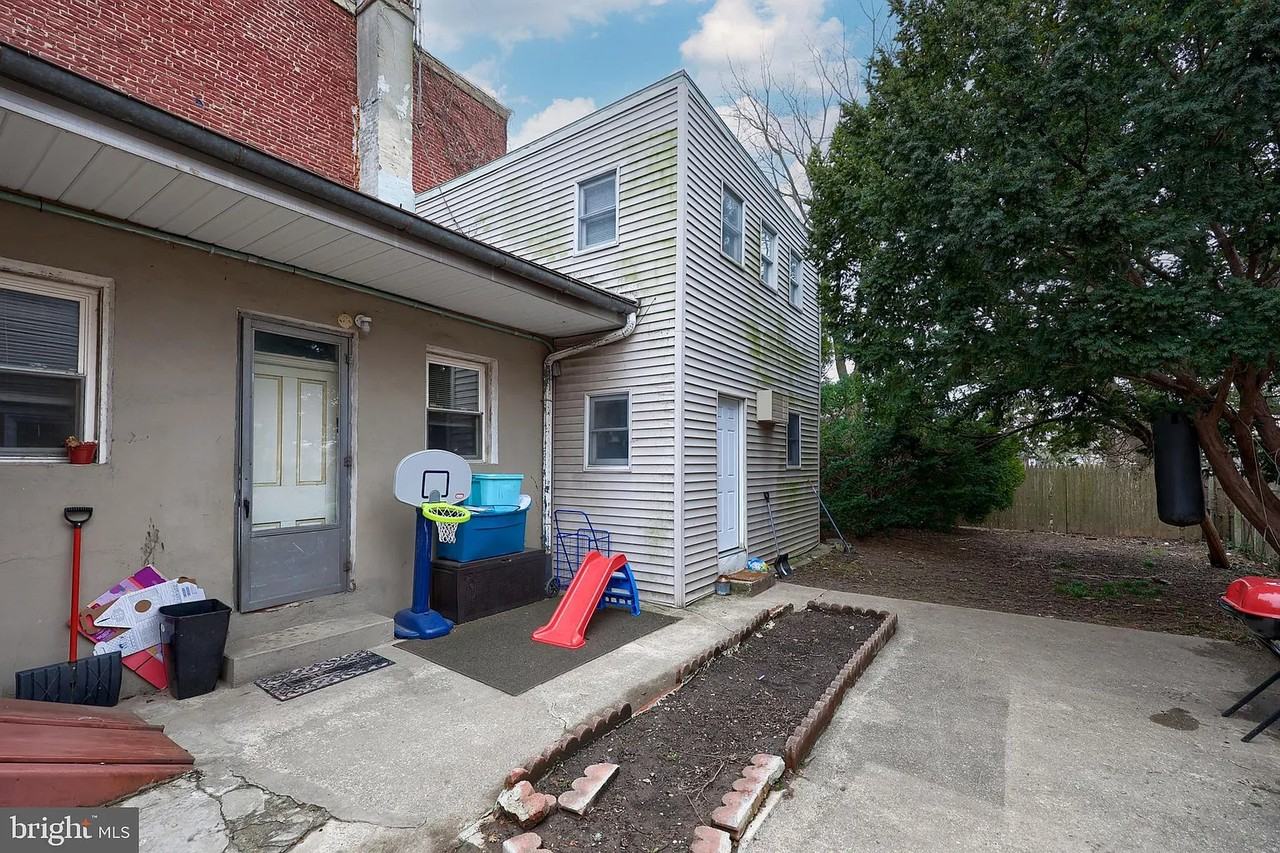 506 W King St #2 - Photo 3 of 12