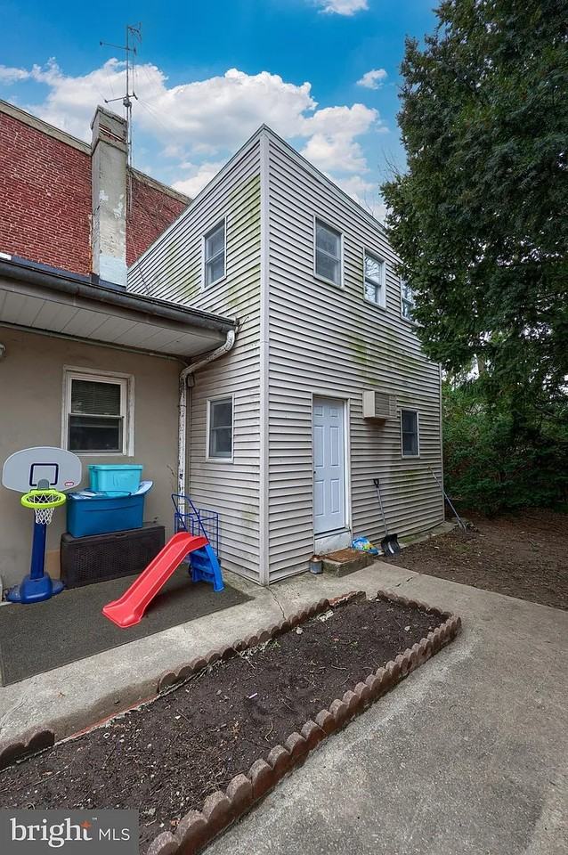 506 W King St #2 - Photo 4 of 12