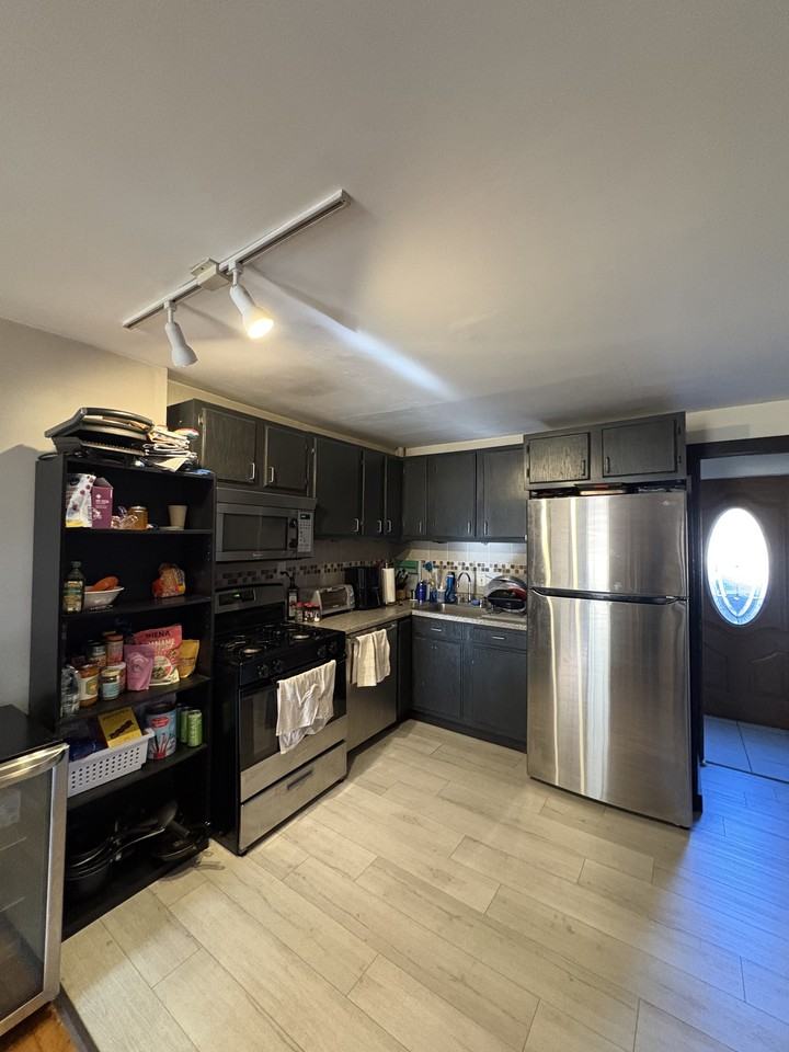 109 Pelham Rd #1 - Photo 4 of 14