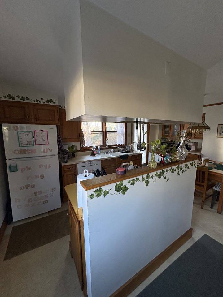 44 S East St #2 - Photo 4 of 11