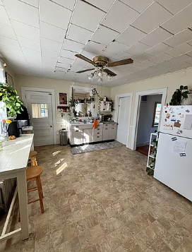 156 Russell St #1 - Photo 3 of 10