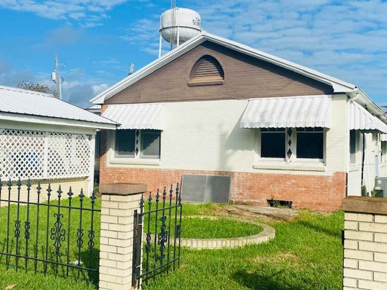 107 Barry St #1 - Photo 2 of 10