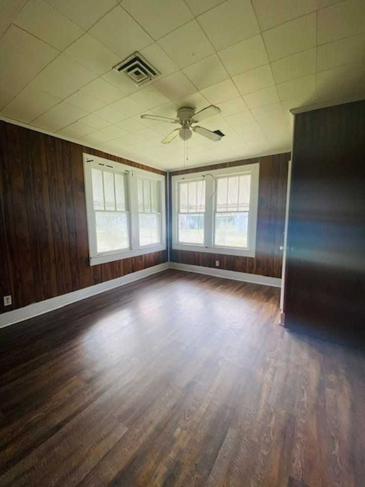 107 Barry St #1 - Photo 3 of 10