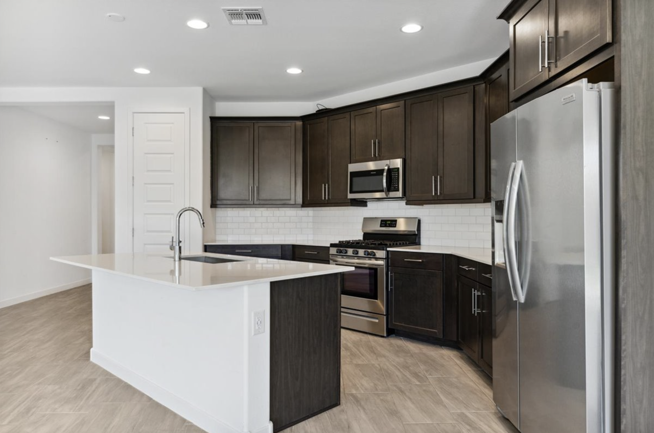 565 E White Wing Dr #1 - Photo 3 of 22