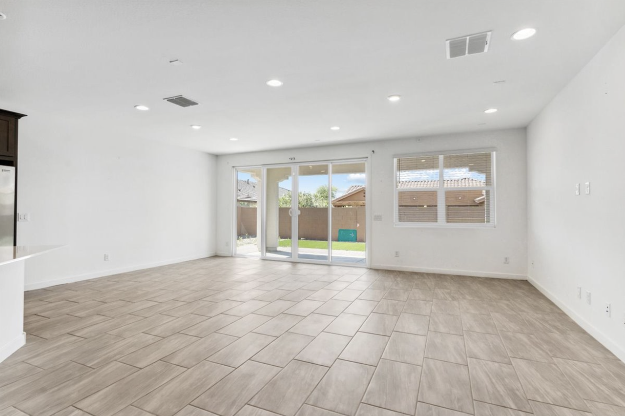 565 E White Wing Dr #1 - Photo 6 of 22