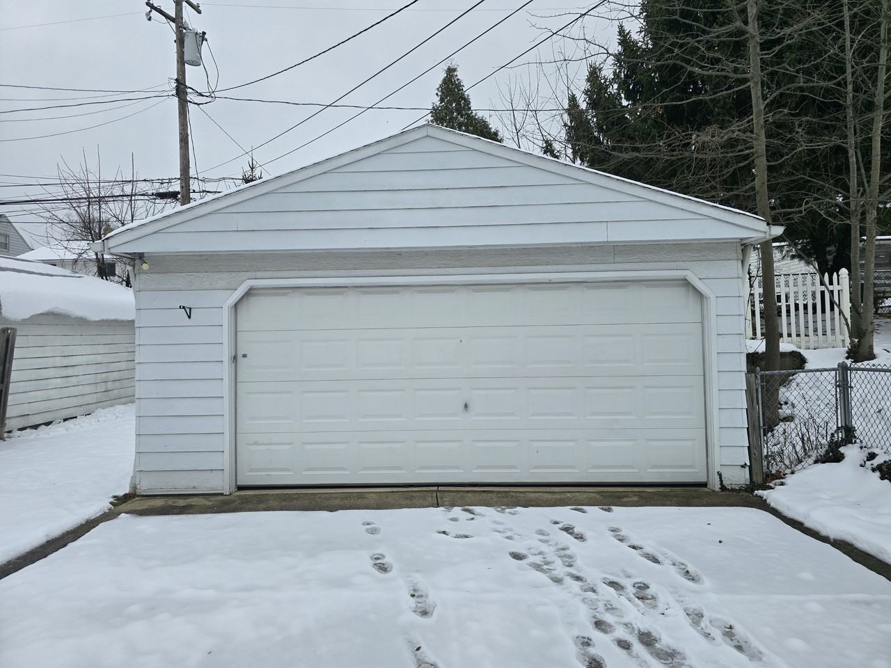 4667 E 86th St #1 - Photo 2 of 16