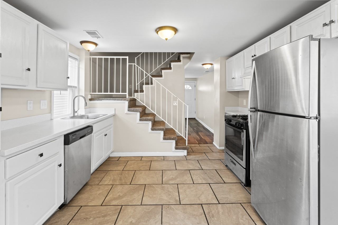 34 E Elza Ave #1