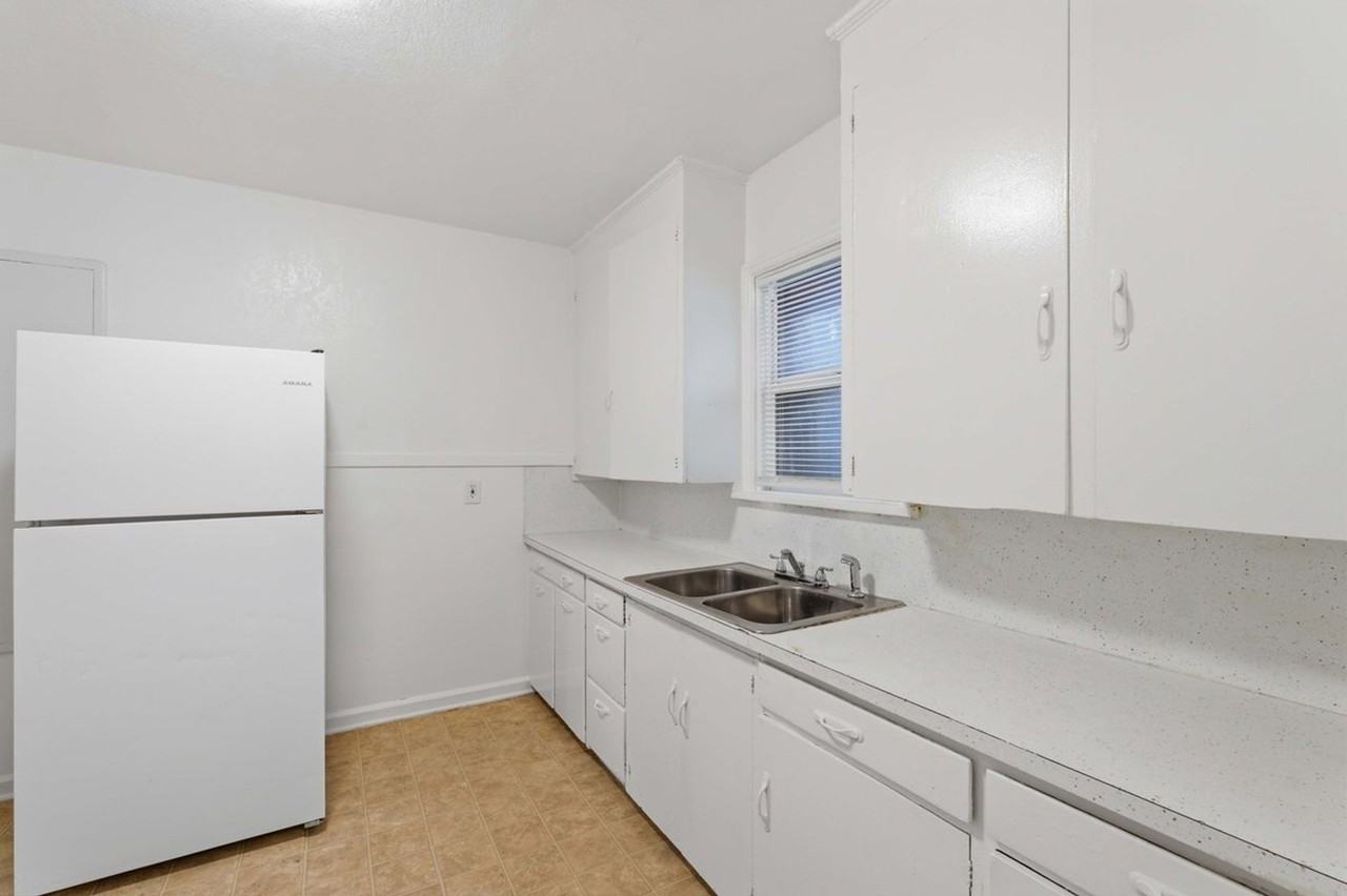 Madison Avenue Apartments - Photo 4 of 16