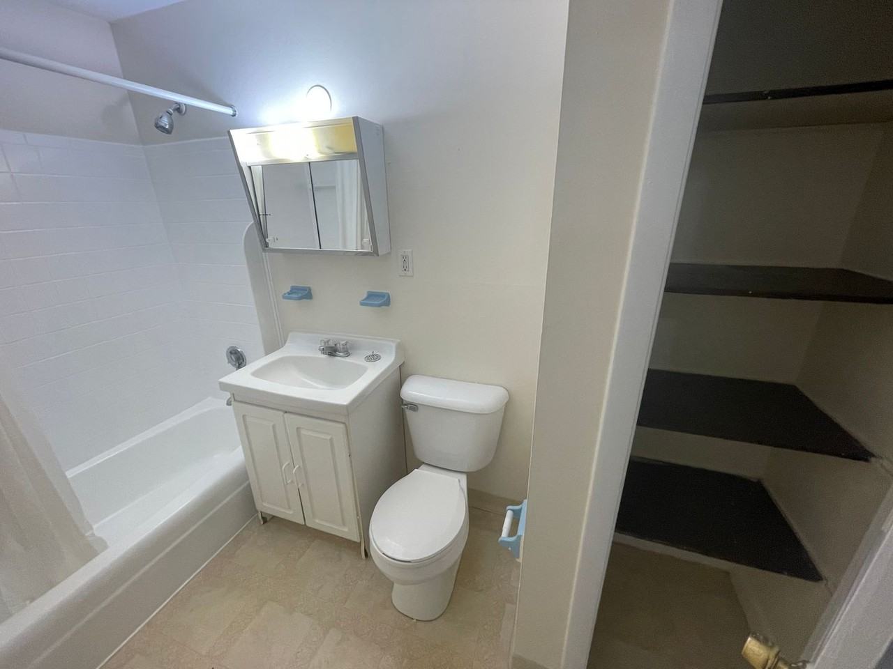120 Dustin St - Photo 6 of 10