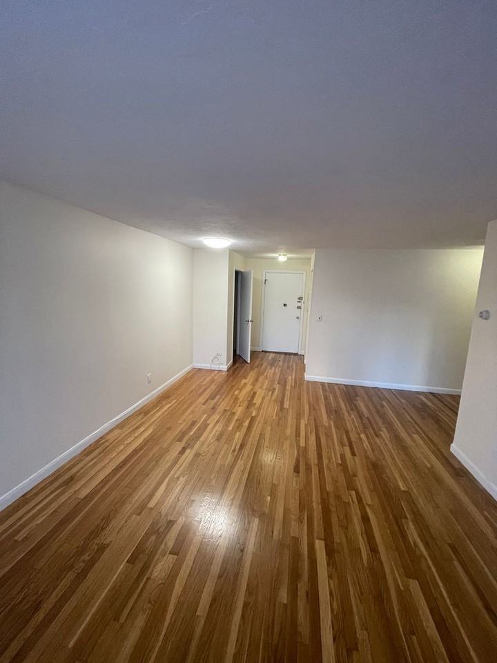120 Dustin St - Photo 5 of 10