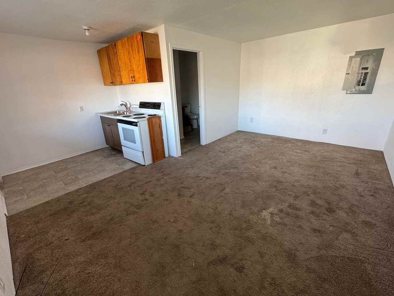 618 Basin St NW - Photo 7 of 10