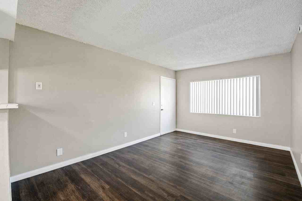 Mountain View Apartments - Photo 5 of 34