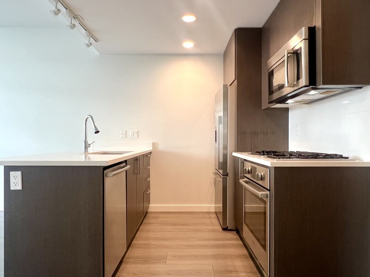 8688 Hazelbridge Way #607 - Photo 3 of 18