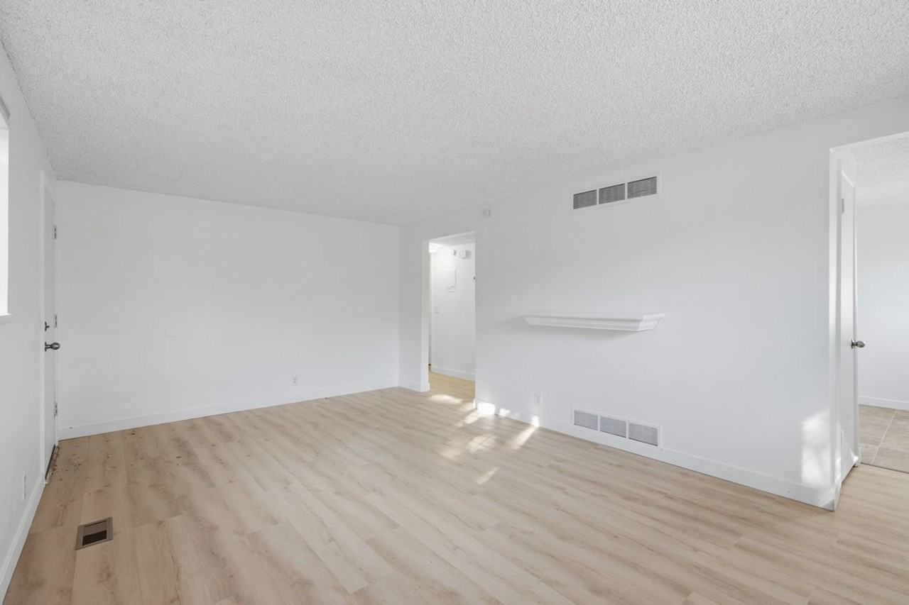 Windsor Apartments - Photo 4 of 17