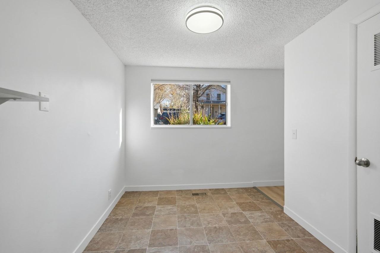 Windsor Apartments - Photo 7 of 17
