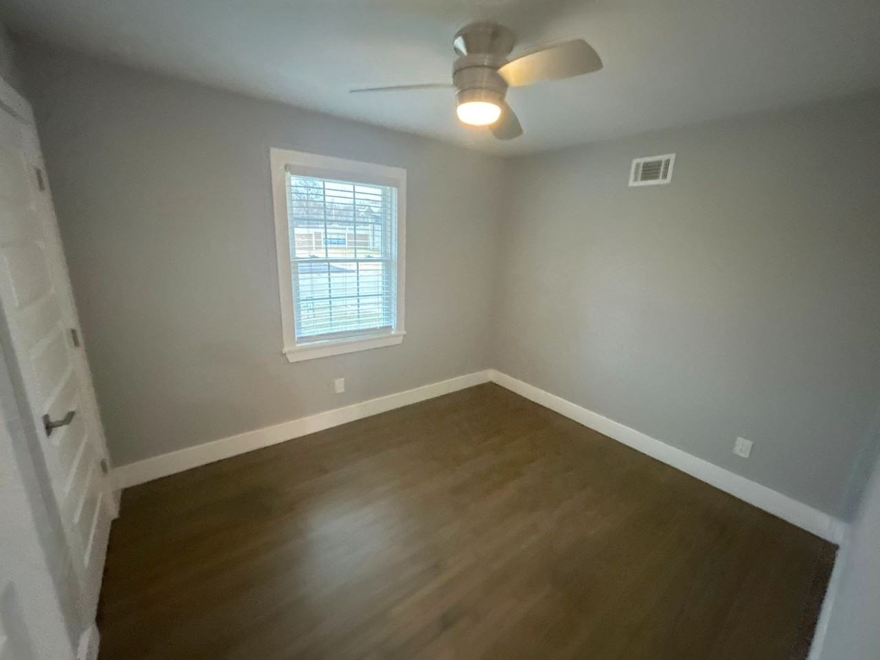 1745 Lanier Ln - Photo 4 of 12