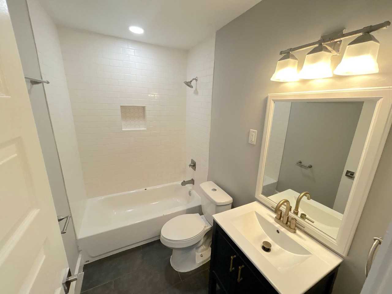 1745 Lanier Ln - Photo 6 of 12