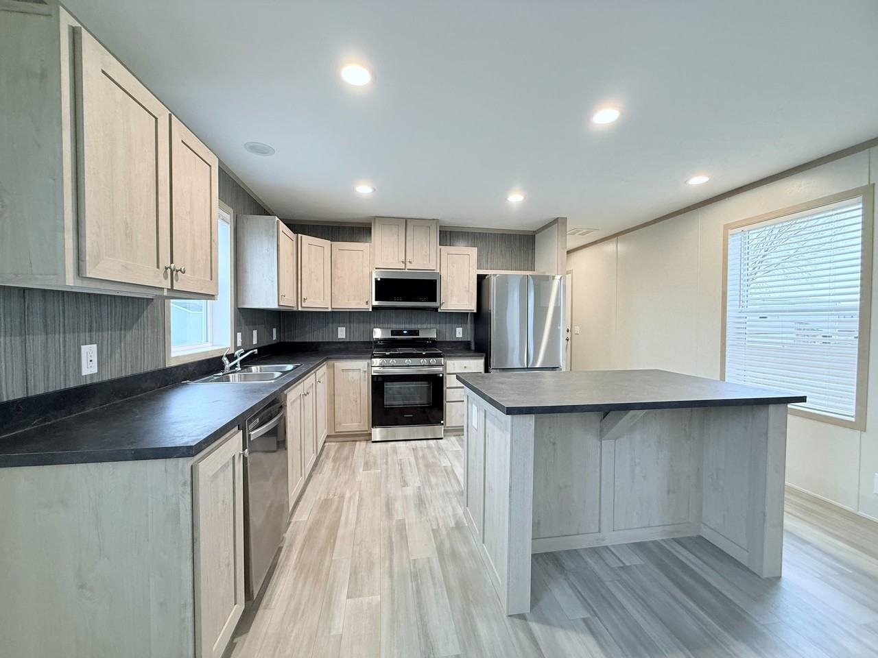 29669 Danbury Ct #243 - Photo 7 of 28