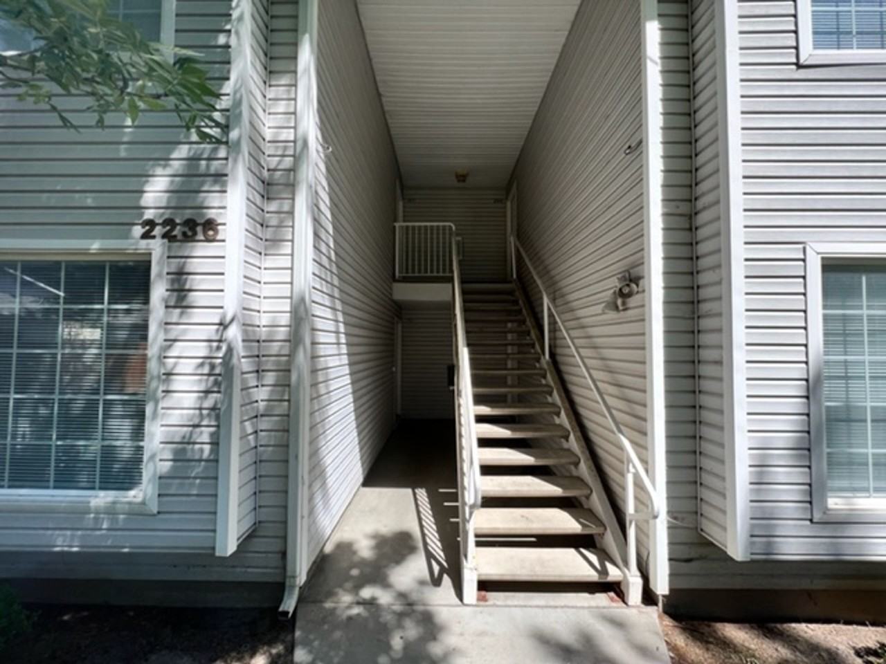 Stephen - 2236 - Photo 2 of 15