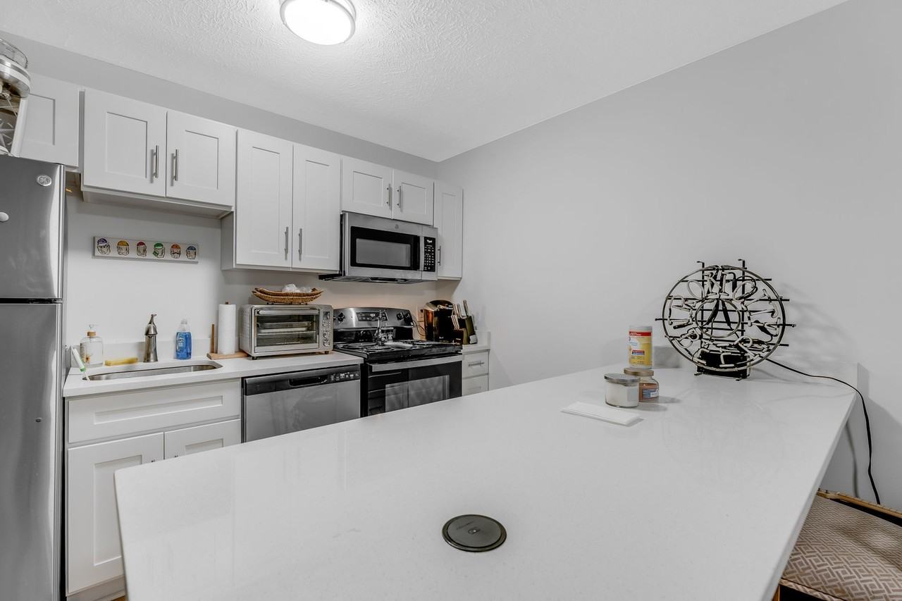 Avalon Apartments - Photo 5 of 18