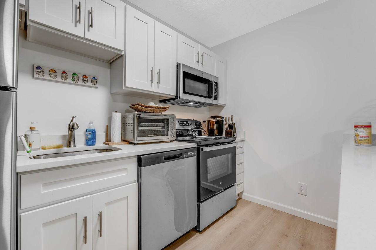 Avalon Apartments - Photo 7 of 18