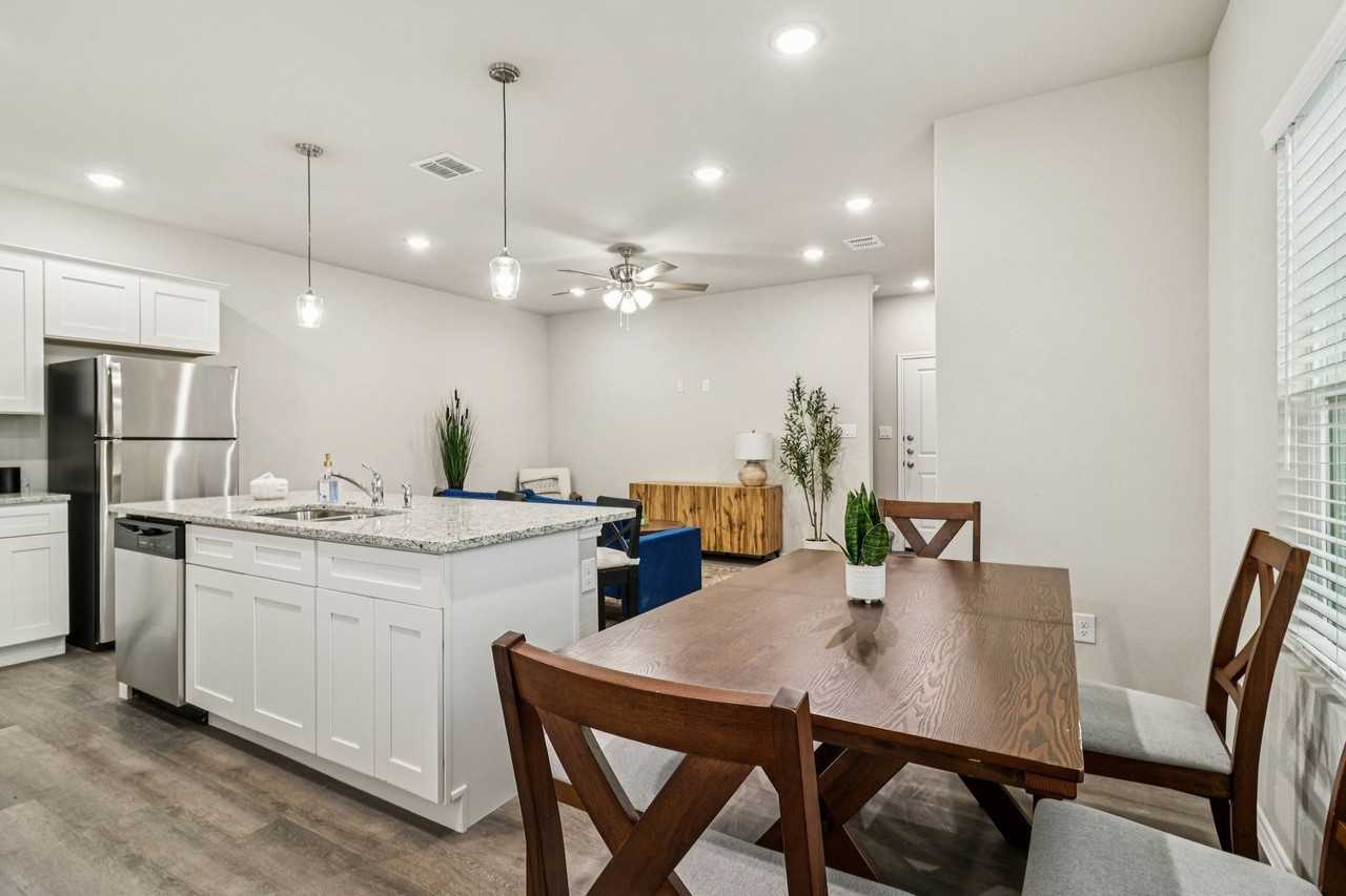 Nature's Edge - Photo 3 of 33