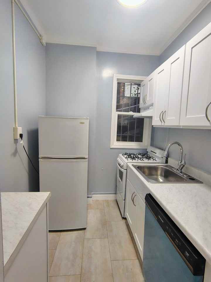 Ehern Apartments - Photo 5 of 35