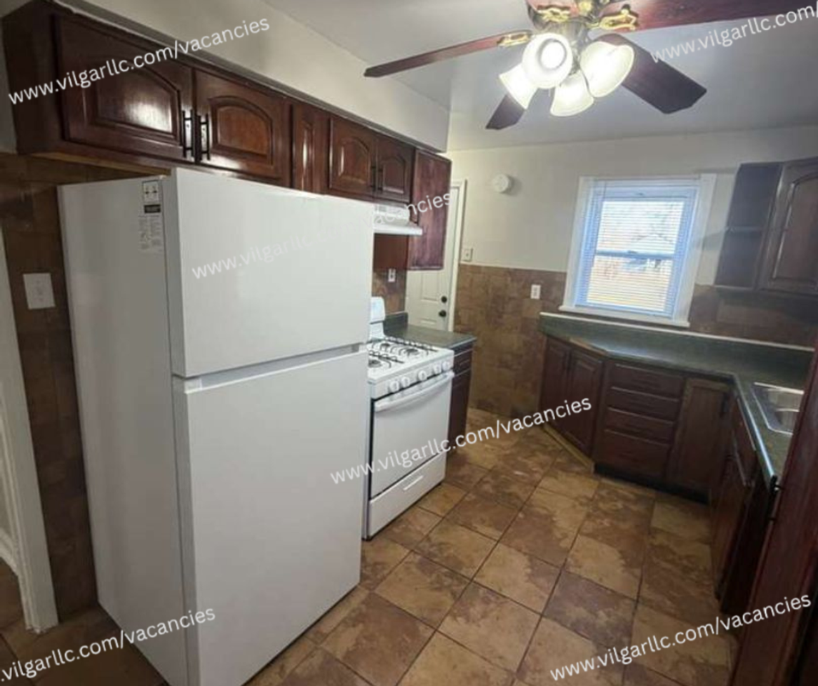 1117 W 2nd Ave - Photo 2 of 22