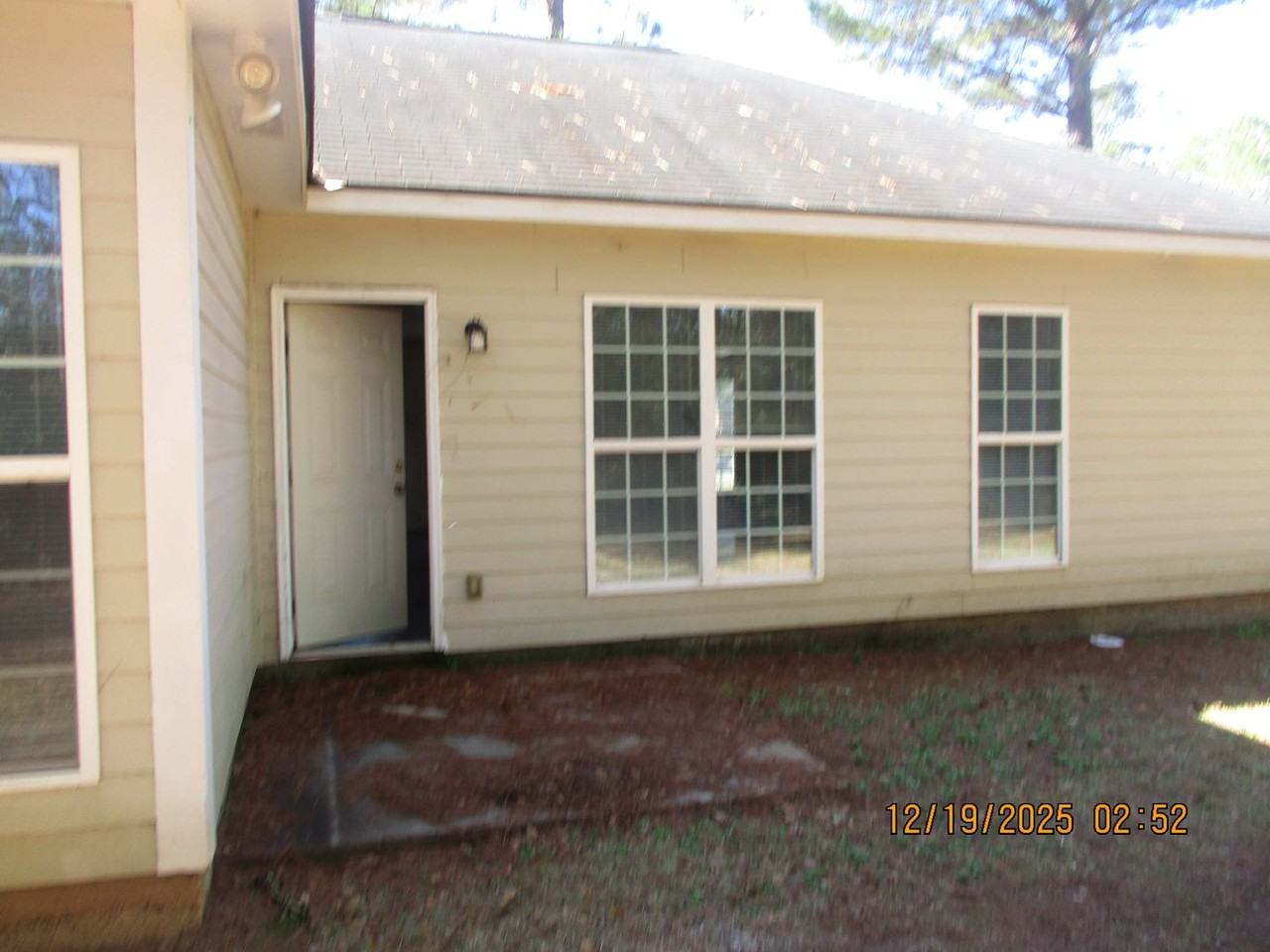 202 Glade Ln - Photo 2 of 9