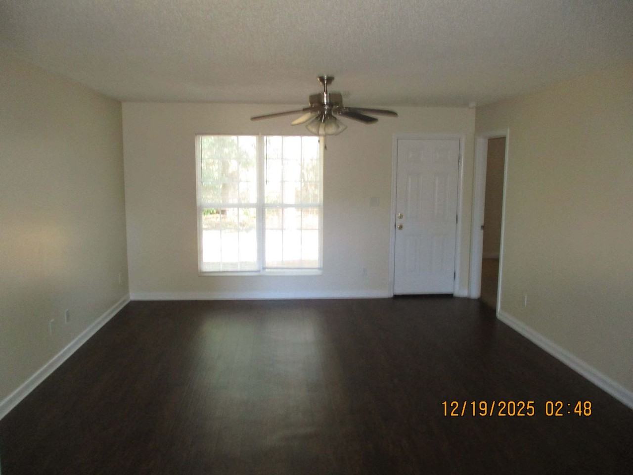 202 Glade Ln - Photo 3 of 9