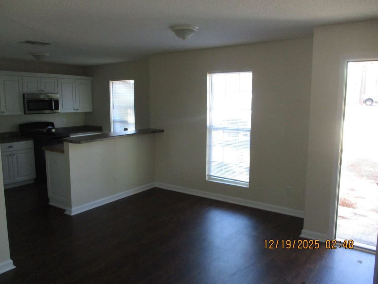 202 Glade Ln - Photo 5 of 9