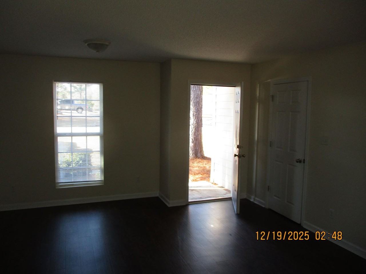 202 Glade Ln - Photo 6 of 9