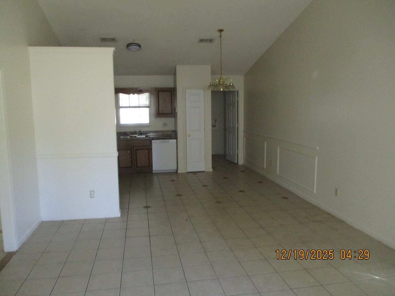 117 Augusta Ct - Photo 6 of 9