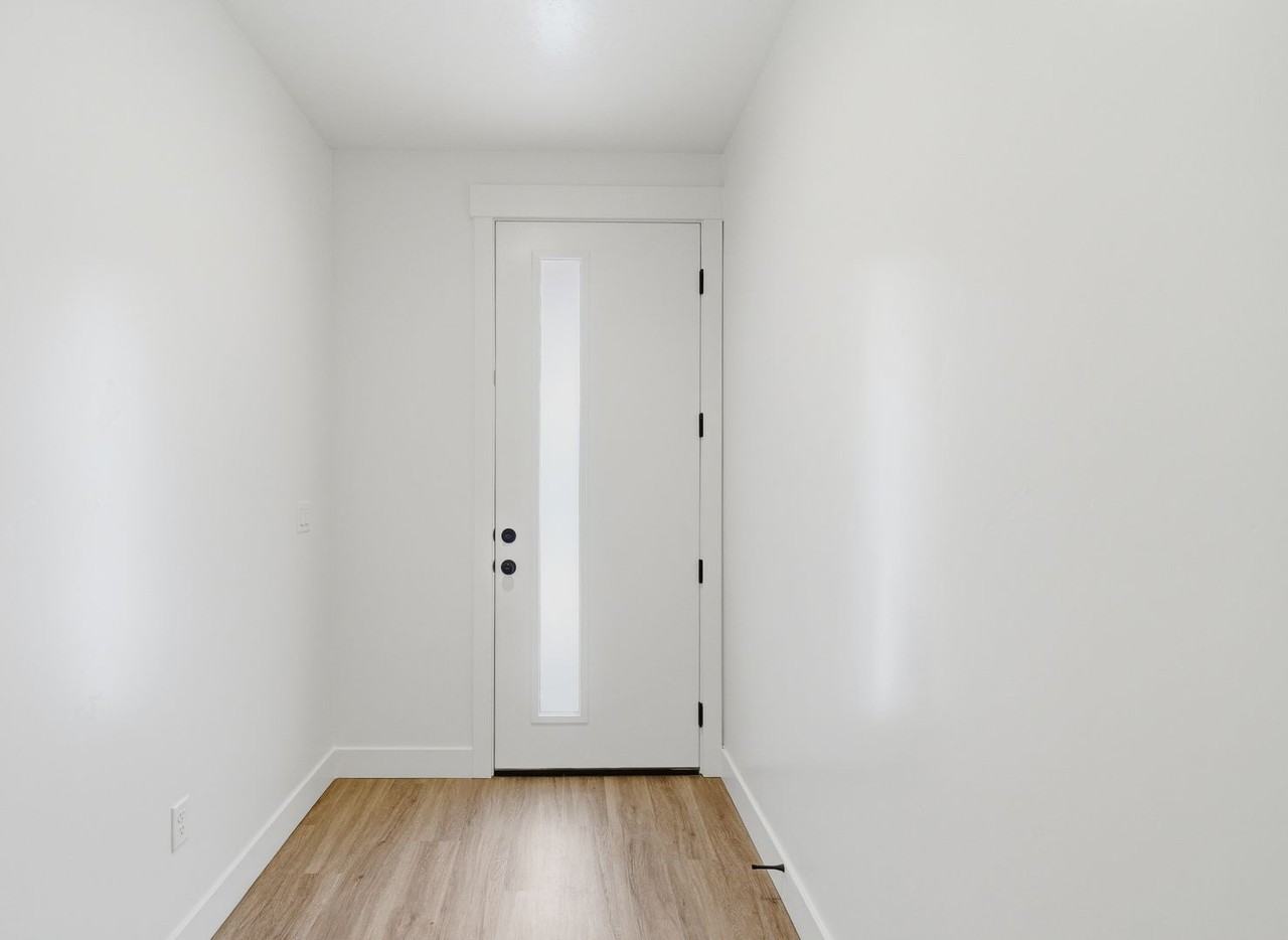 5690 S Weehawken Ln - Photo 6 of 35