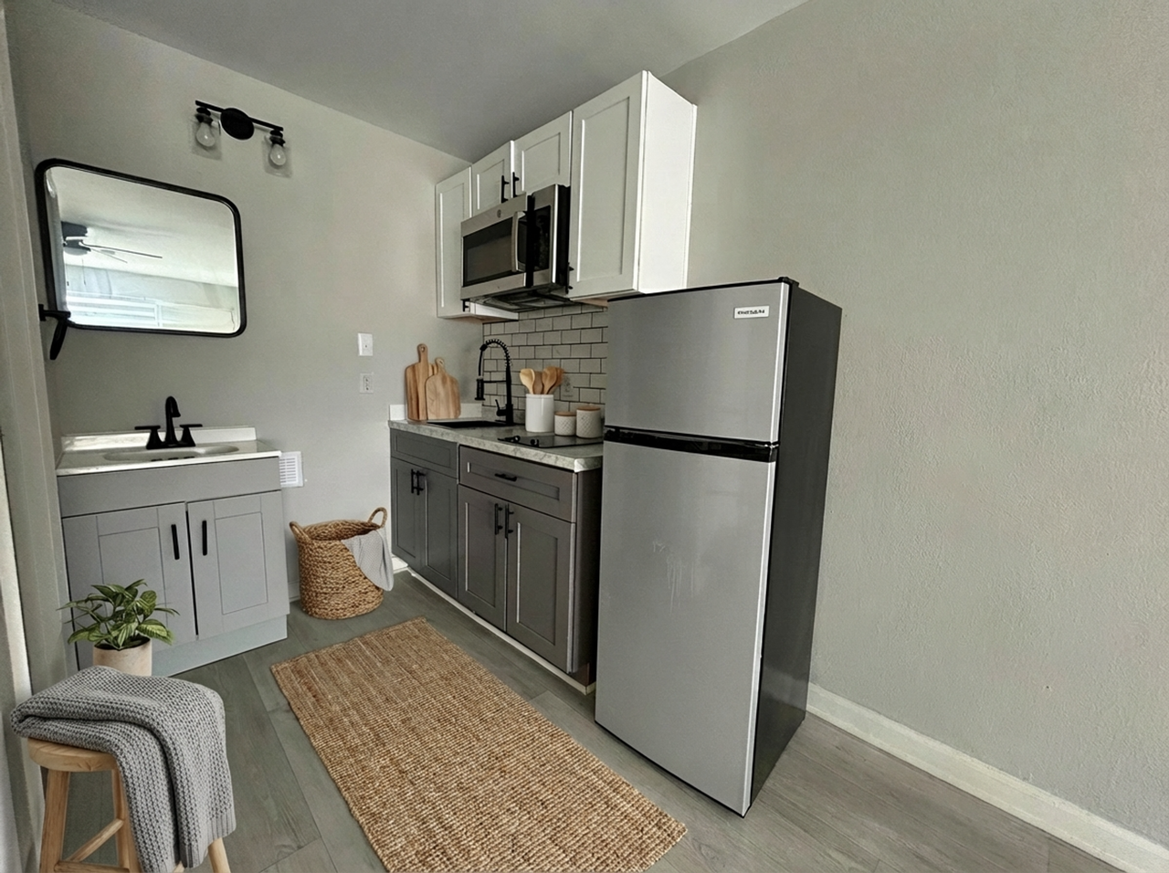 78 Terrace Ave - Photo 2 of 12