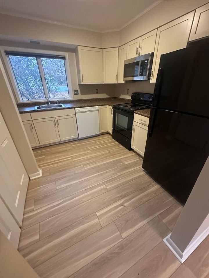 329 Shenandoah Cir - Photo 4 of 19