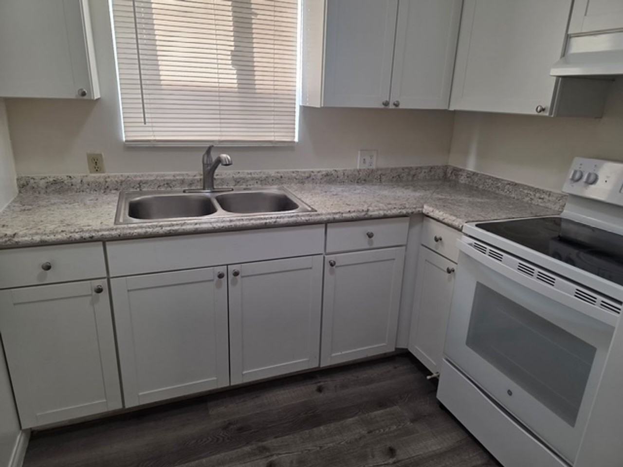 1918 16th Street - Photo 4 of 16